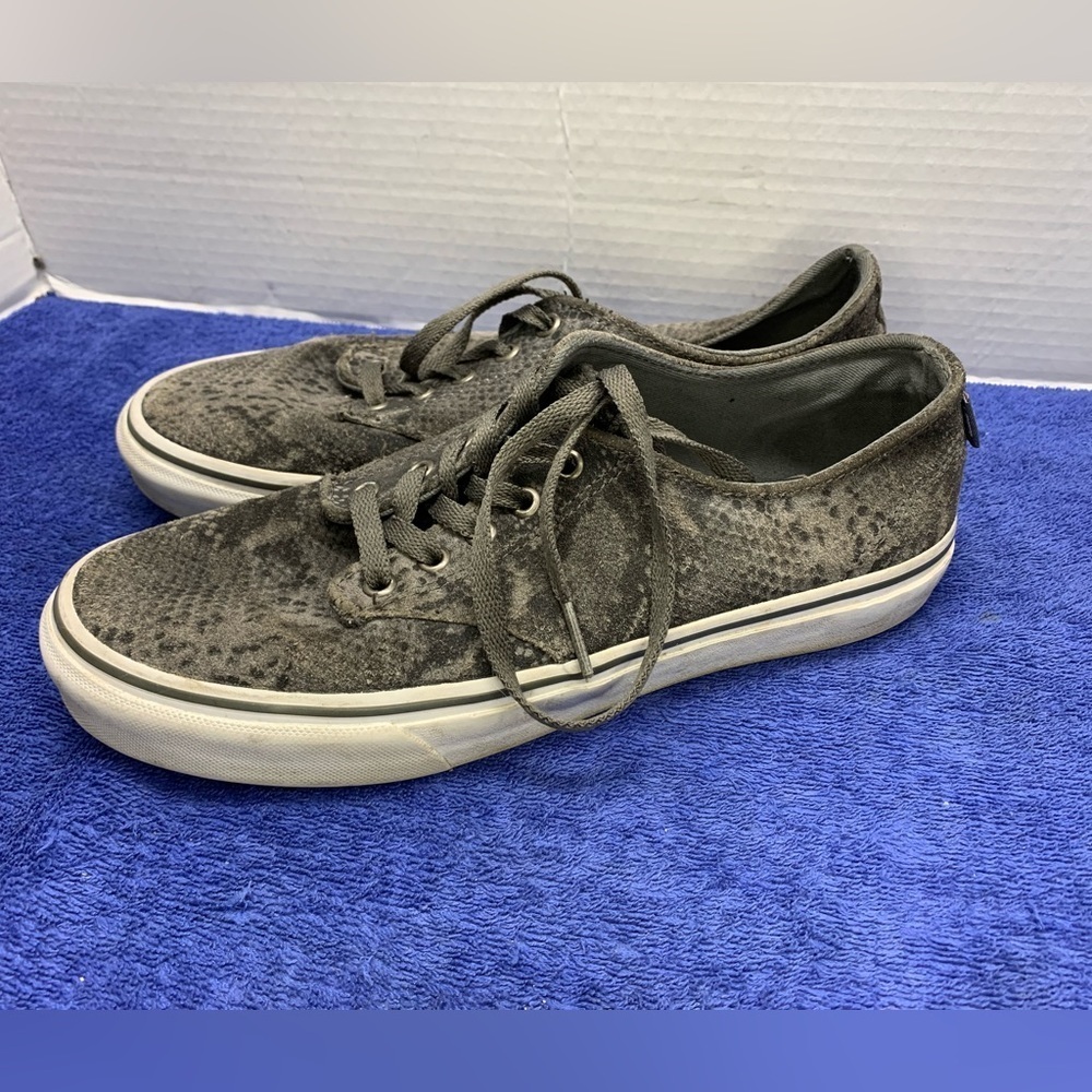 Vans Off The Wall Woman's Size 9.5 Gray Snake Skin Print Suede Sneakers - Picture 2 of 7